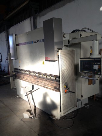 COD.SD2001 PRESSA PIEGATRICE GEKO